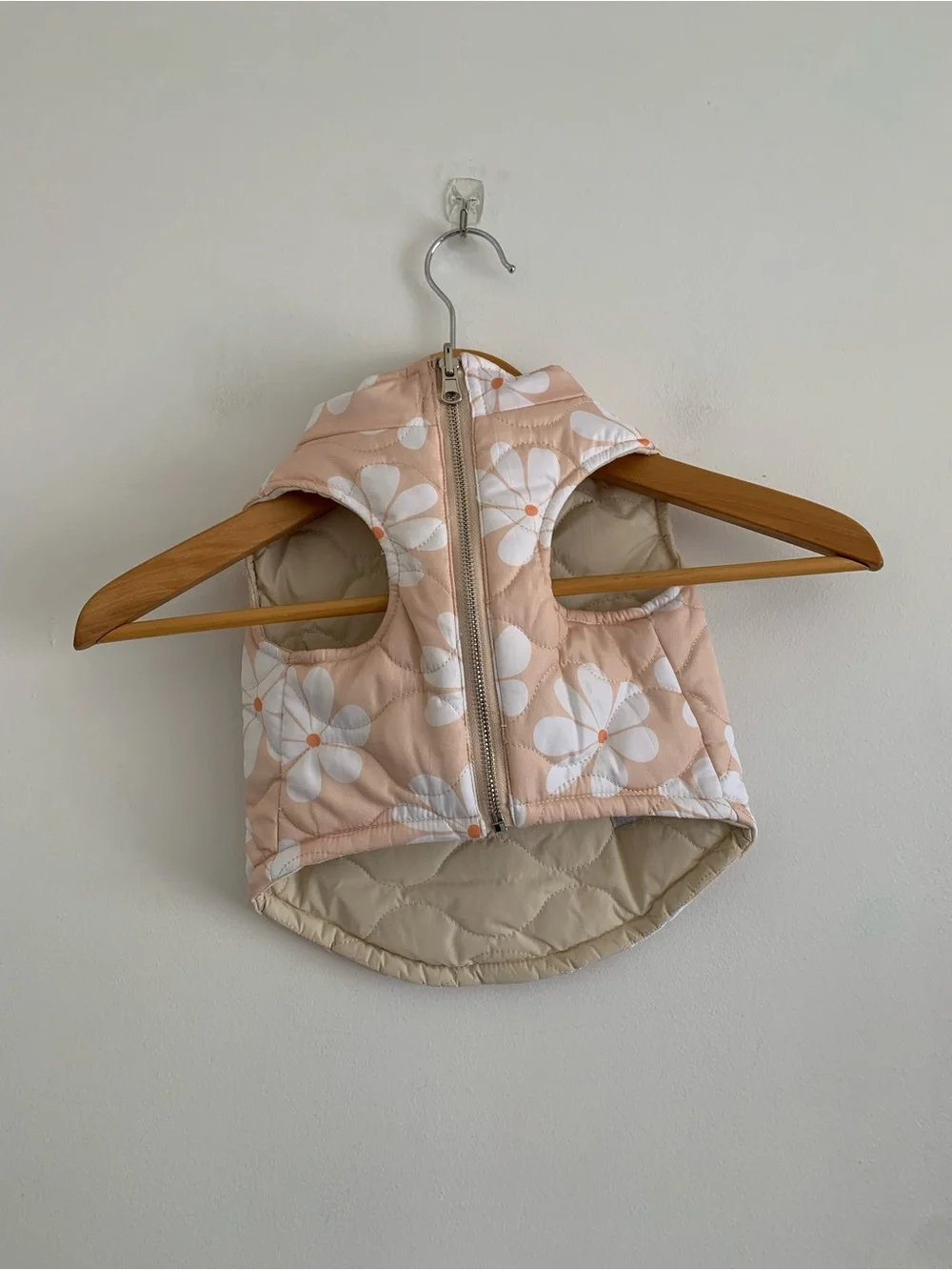Lucy & Co reversible print puffer for dogs M